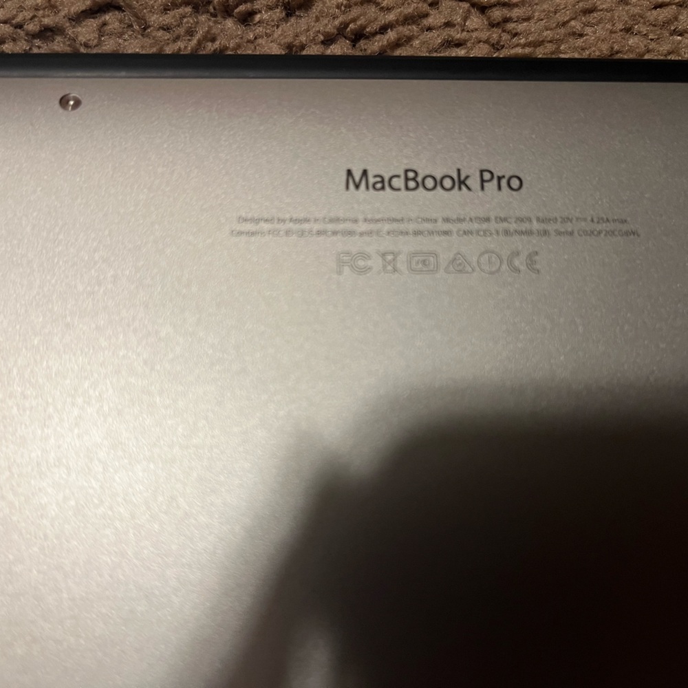 MacBook Pro laptop - Picture 3 of 12
